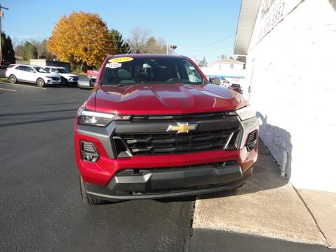 Used 2023 Chevrolet Colorado LT image 8