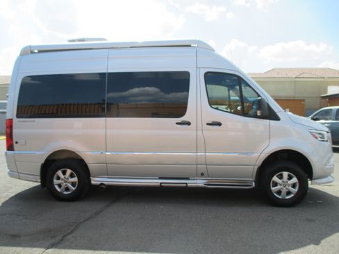 Used 2022 Mercedes-Benz Sprinter 4x4 2500 144 Cargo image 10