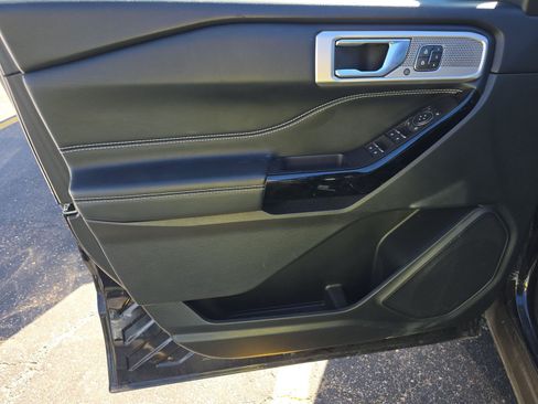 Used 2022 Ford Explorer ST image 18