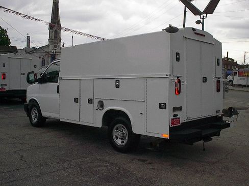 Used 2019 Chevrolet Express 3500 UNAVAIL RWD image 11