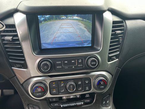 Used 2019 Chevrolet Suburban LT image 22