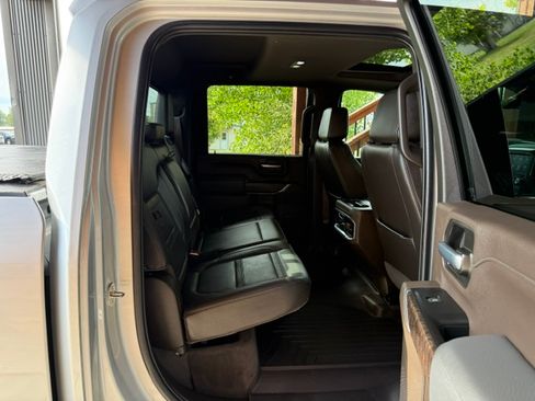 Used 2023 GMC Sierra 2500 4x4 Crew Cab Denali image 20