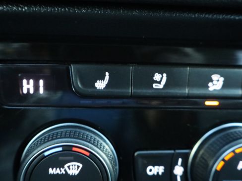 Used 2022 Volkswagen Taos SEL image 29