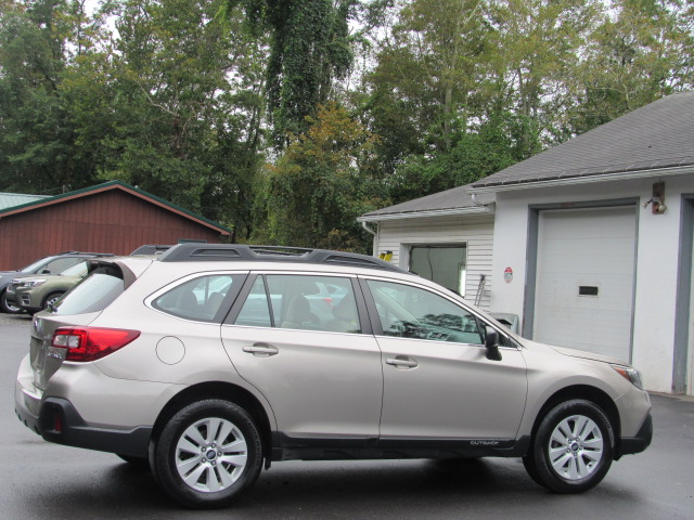 Used 2019 Subaru Outback 2.5i AWD/4WD image 10