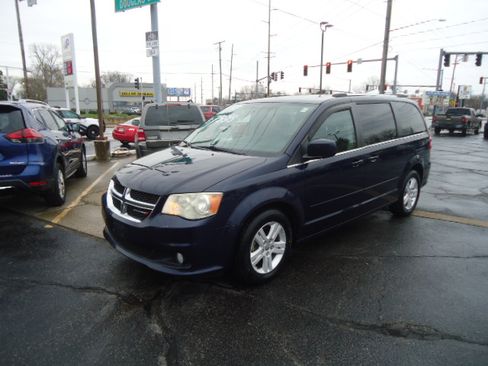 Used 2013 Dodge Grand Caravan Crew image 3