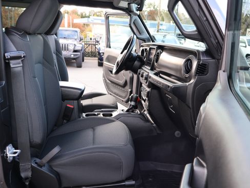 Used 2021 Jeep Wrangler Sport S image 16