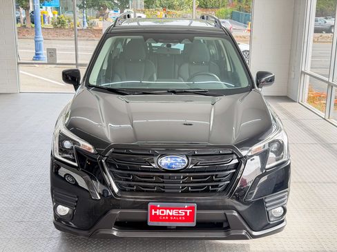 Used 2023 Subaru Forester Premium AWD/4WD image 2