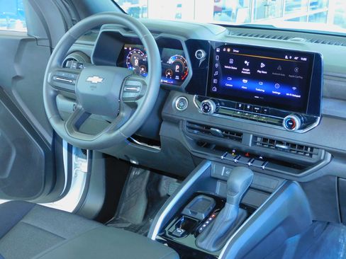 Used 2024 Chevrolet Colorado W/T image 20