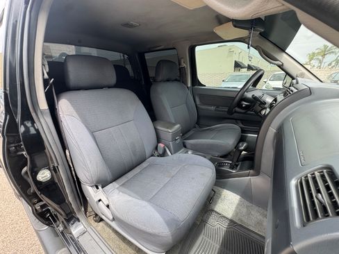 Used 2002 Nissan Frontier 2WD Crew Cab image 17