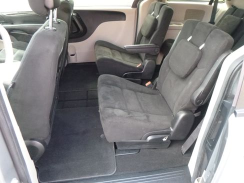 Used 2015 Dodge Grand Caravan SXT image 14