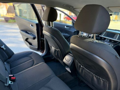 Used 2018 Kia Optima LX image 11