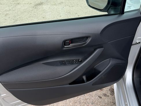 Used 2025 Toyota Corolla LE image 10
