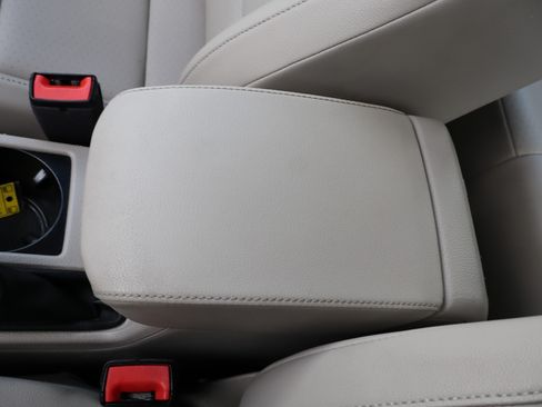 Used 2016 Volkswagen Golf SE image 29