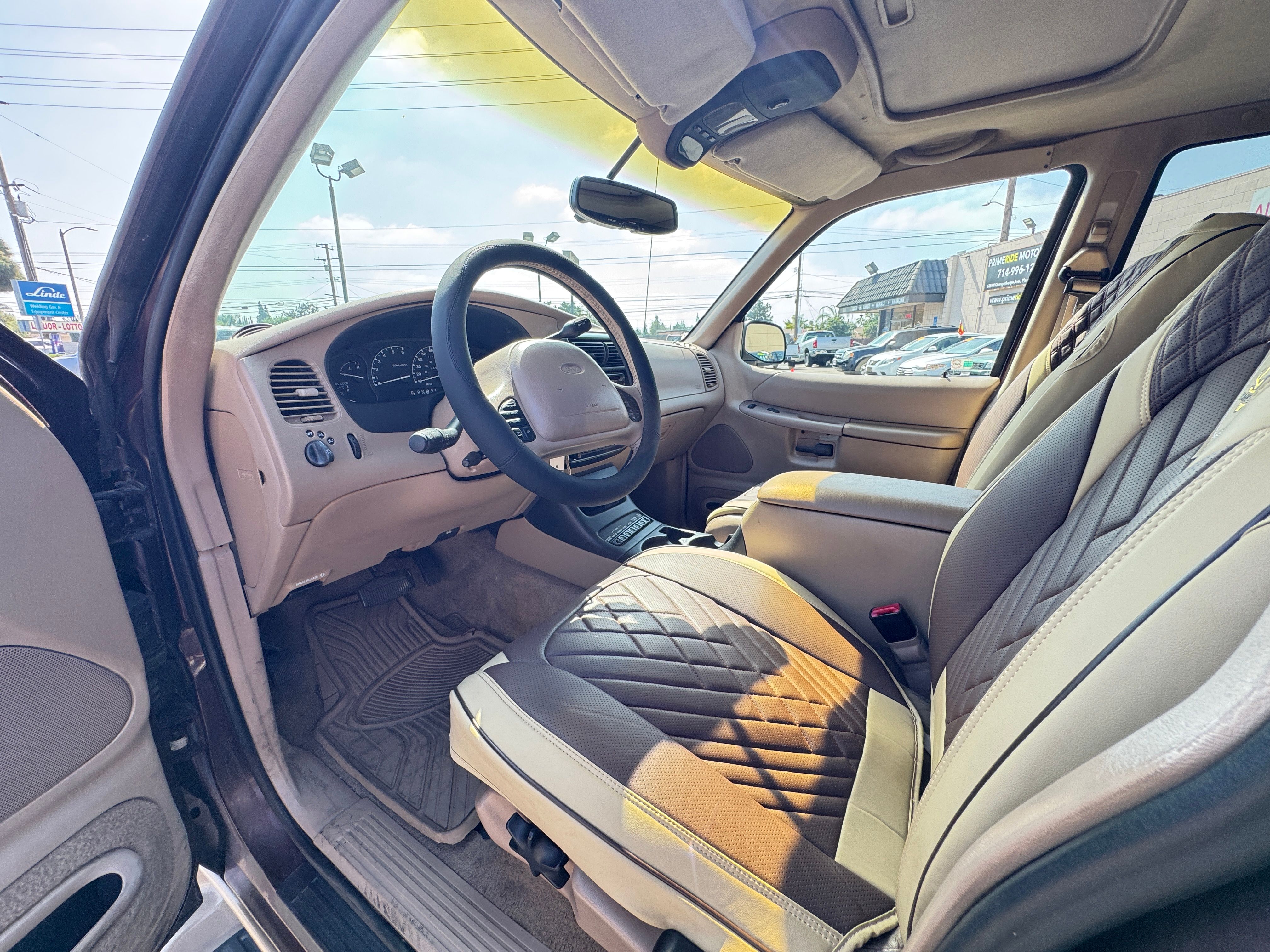 Used 2000 Ford Explorer 2WD Eddie Bauer image 16