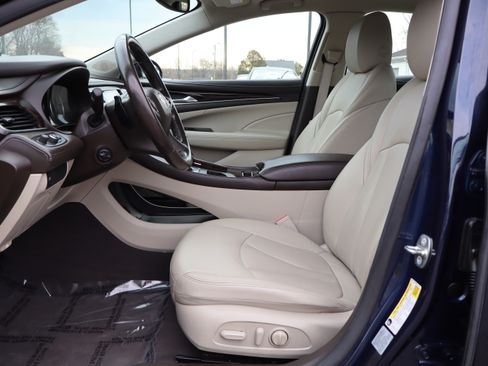 Used 2017 Buick LaCrosse Essence image 13