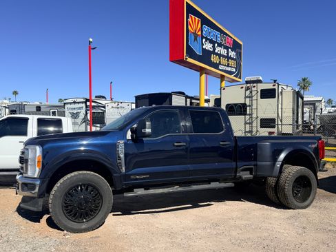 Used 2023 Ford F450 XLT image 1