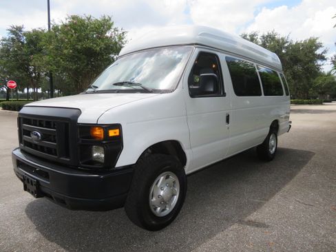 Used 2011 Ford E-350 and Econoline 350 Extended Super Duty RWD image 13