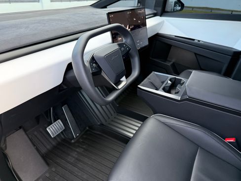 Used 2024 Tesla Cybertruck Cyberbeast image 15