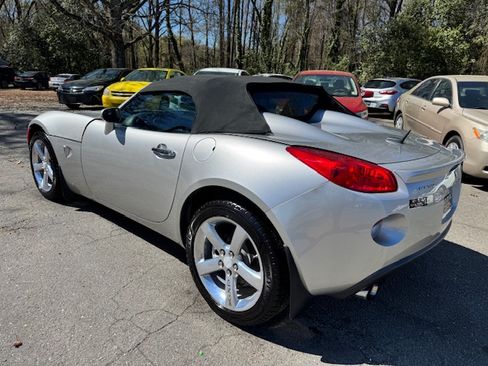 Used 2008 Pontiac Solstice GXP image 3