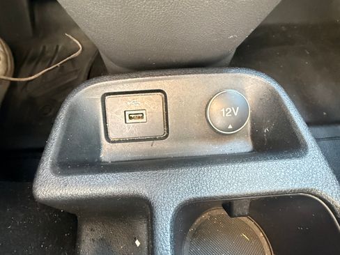 Used 2020 Ford Transit Connect XL image 11