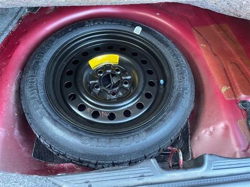 Used 2004 Ford Mustang image 6