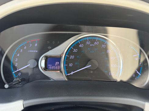 Used 2011 Toyota Sienna XLE image 8