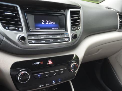 Used 2017 Hyundai Tucson AWD SE image 15