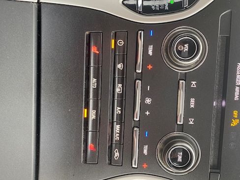 Used 2019 Lincoln Nautilus Select image 11