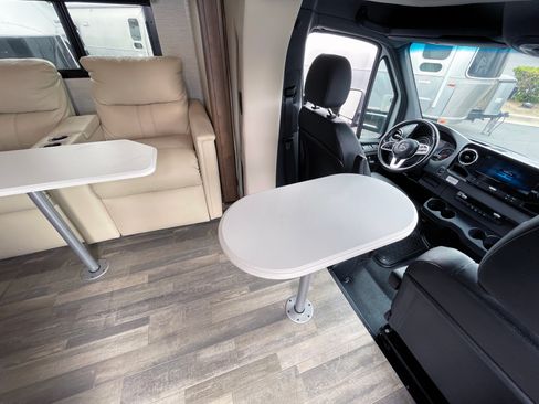 Used 2020 Mercedes-Benz Sprinter 4500 image 34