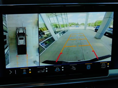 Used 2024 Chevrolet Silverado 2500 High Country image 8