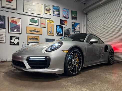 Used 2018 Porsche 911 Turbo S image 11