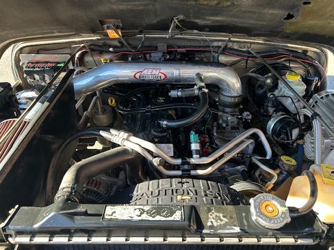 Used 2005 Jeep Wrangler Unlimited Rubicon image 16