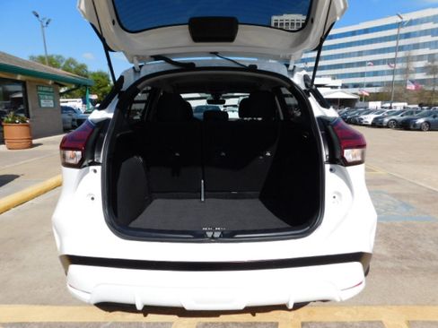 Used 2024 Nissan Kicks S image 7