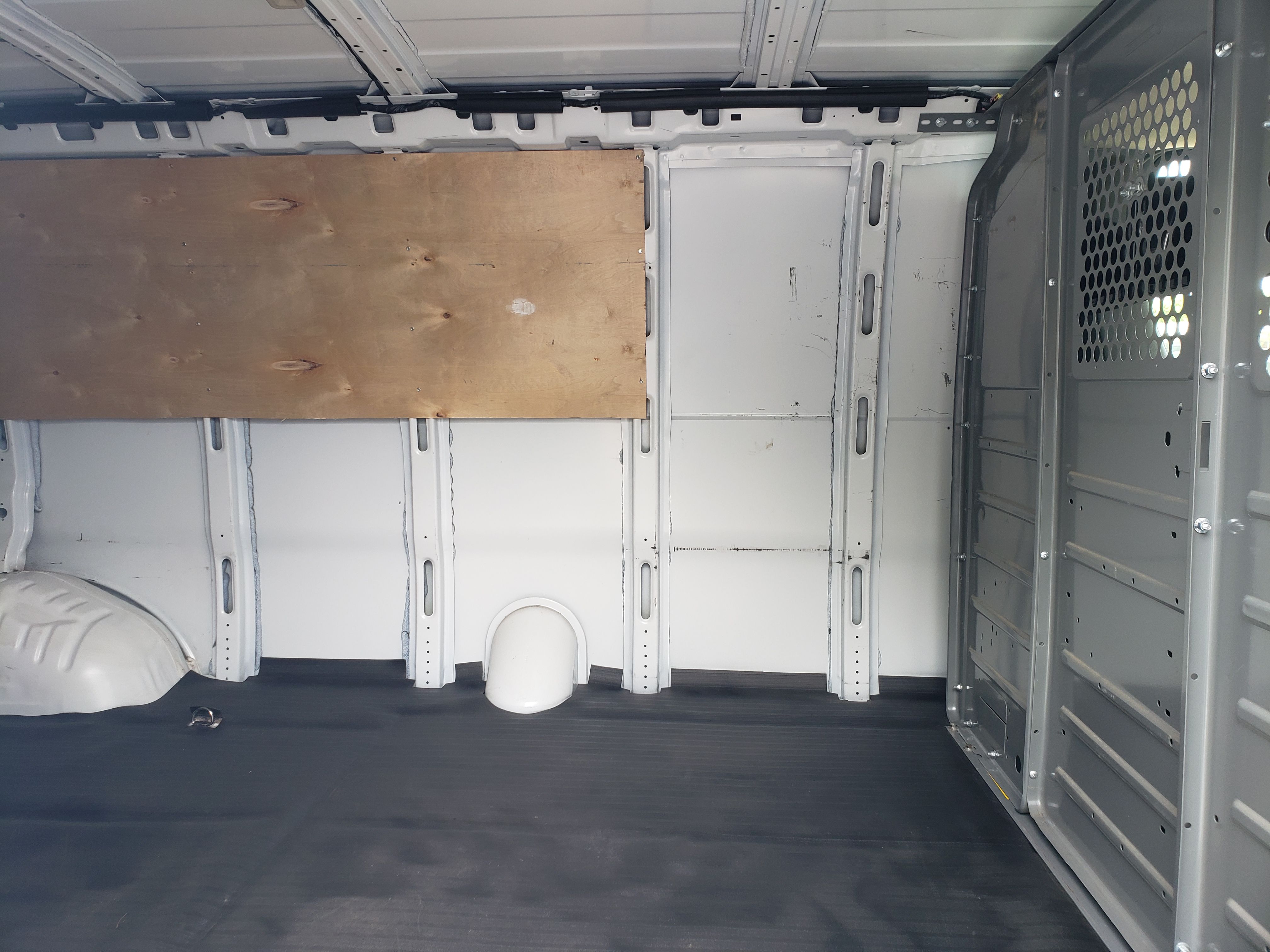 Used 2022 Chevrolet Express 3500 Extended RWD image 10