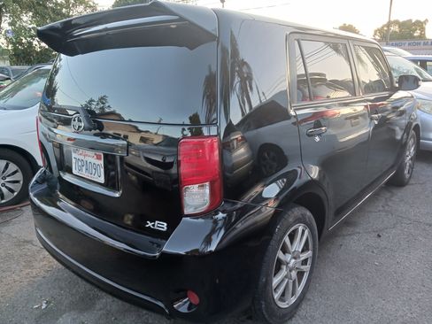 Used 2014 Scion xB image 4