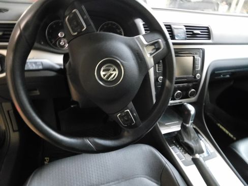 Used 2012 Volkswagen Passat 2.5 SE image 4