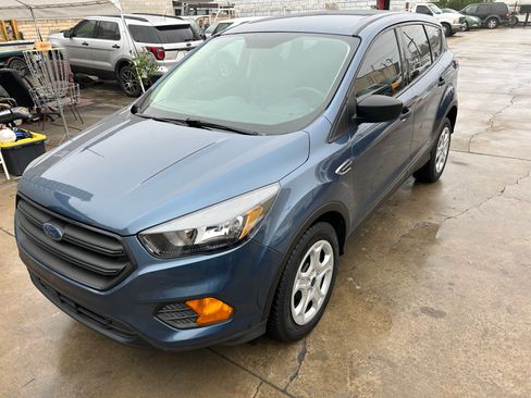 Used 2018 Ford Escape S image 4