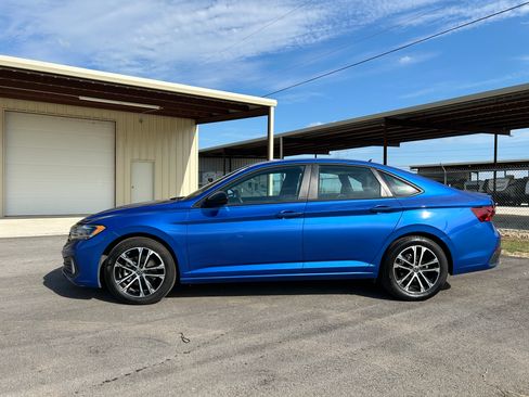 Used 2024 Volkswagen Jetta Sport FWD image 2