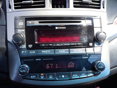 Used 2011 Toyota Avalon Limited FWD image 24