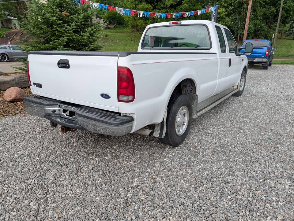 Used 2004 Ford F250 2WD SuperCab Super Duty image 4
