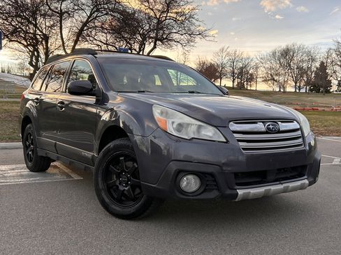 Used 2014 Subaru Outback 2.5i Limited image 1