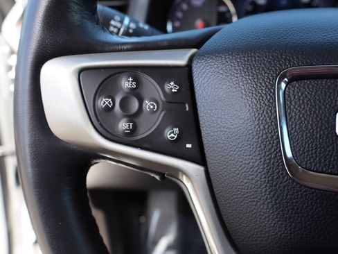 Used 2019 GMC Acadia Denali image 24