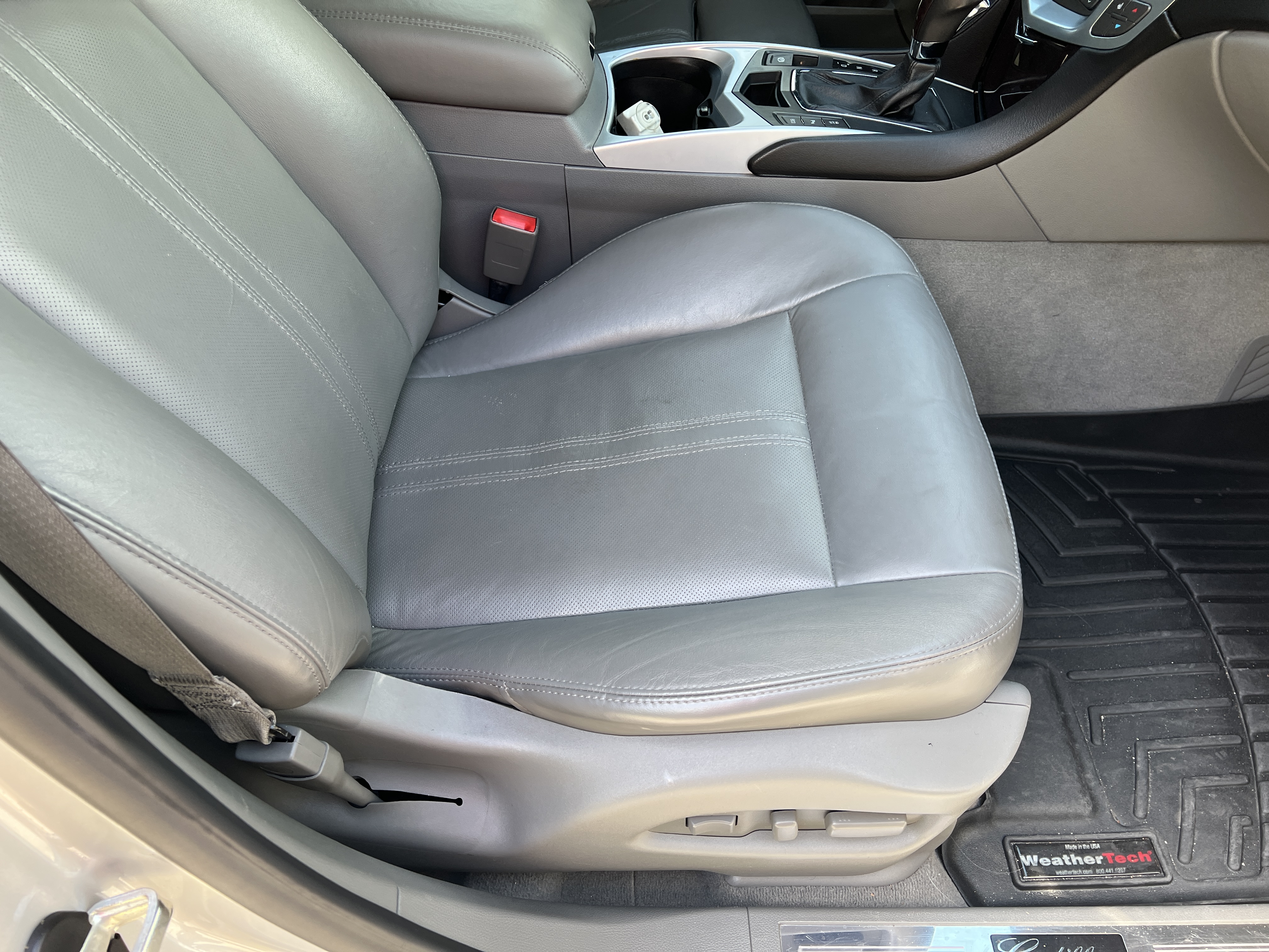 Used 2010 Cadillac SRX AWD Performance image 18