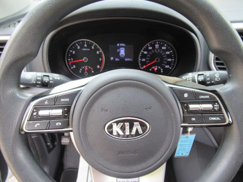 Used 2020 Kia Sportage AWD LX image 11