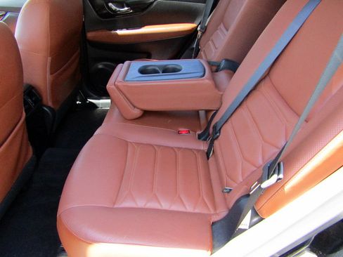 Used 2017 Nissan Rogue AWD image 20