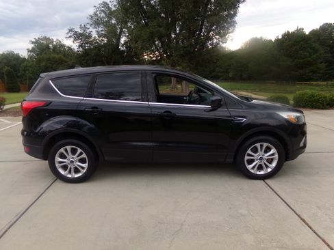 Used 2019 Ford Escape 4WD SE image 6