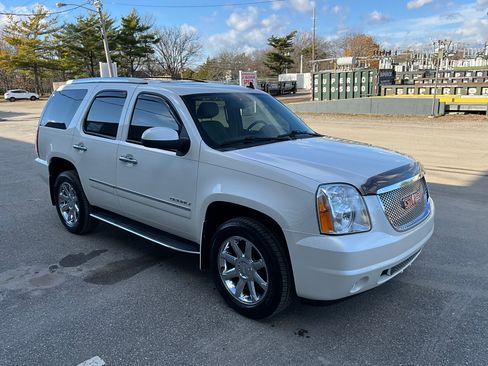 Used 2012 GMC Yukon Denali image 3