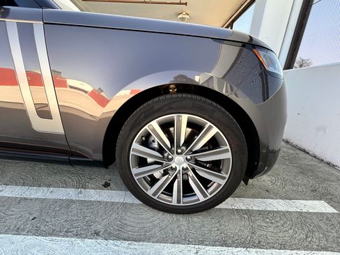 Used 2023 Land Rover Range Rover SE image 19