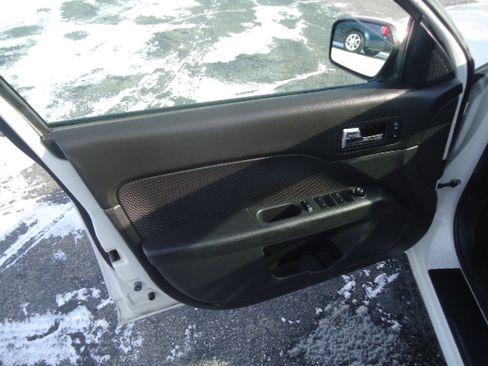 Used 2009 Ford Fusion SEL image 7
