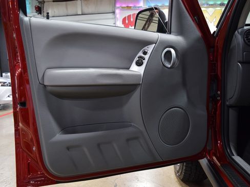 Used 2007 Jeep Liberty Limited image 27